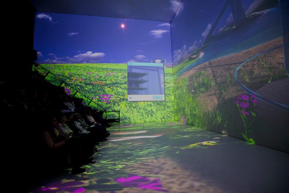 Film CTRL + ALT CHAOS projection sur 5 écrans au SPARKOH!
