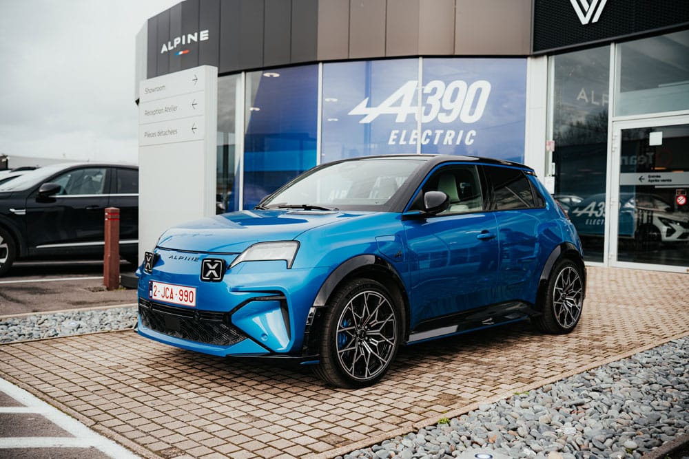 Voiture Omnia-cars collaboration Alpine